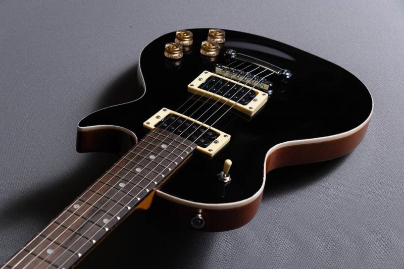 DEEP BLACK