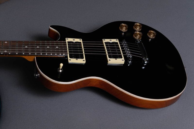 DEEP BLACK