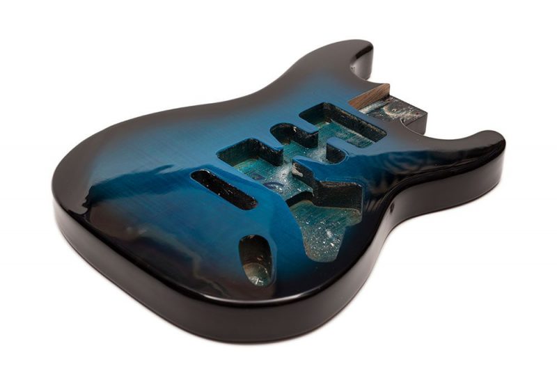 CUERPO STRATOCASTER DE FRESNO CON TAPA DE ARCE FLAMEADO AZUL SUNBURST