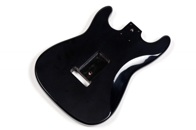 CUERPO STRATOCASTER DE CAOBA CON TAPA DE ARCE FLAMEADO NEGRO SUNBURST