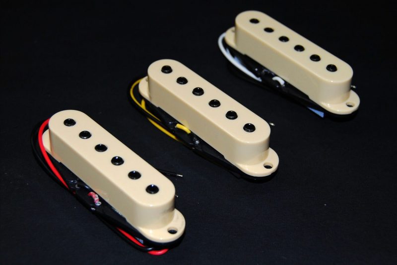 CREAM ARTEC MACHING HEXAGONAL POLES SINGLE COIL PICKUPS
