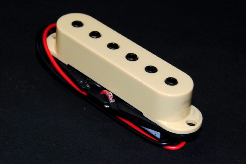 CREAM ARTEC MACHING HEXAGONAL POLES SINGLE COIL PICKUPS