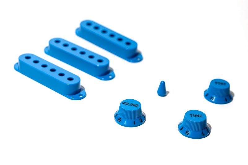 BLUE TIP, KNOBS AND SINGLE COIL COVERS SET