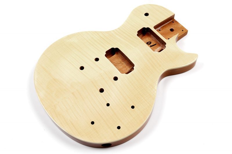 CUERPO LES PAUL DE CAOBA CON TAPA DE ARCE FLAMEADO ACABADO NATURAL