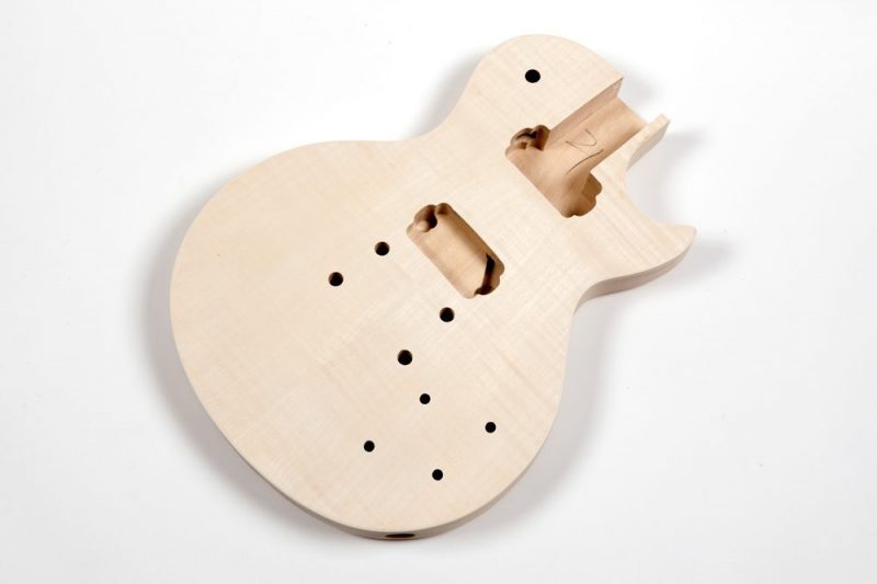 CUERPO LES PAUL DE TILO CON TAPA DE ARCE FLAMEADO