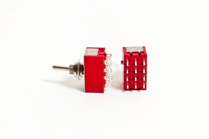 MINI INTERRUPTOR 4PDT ON/OFF/ON