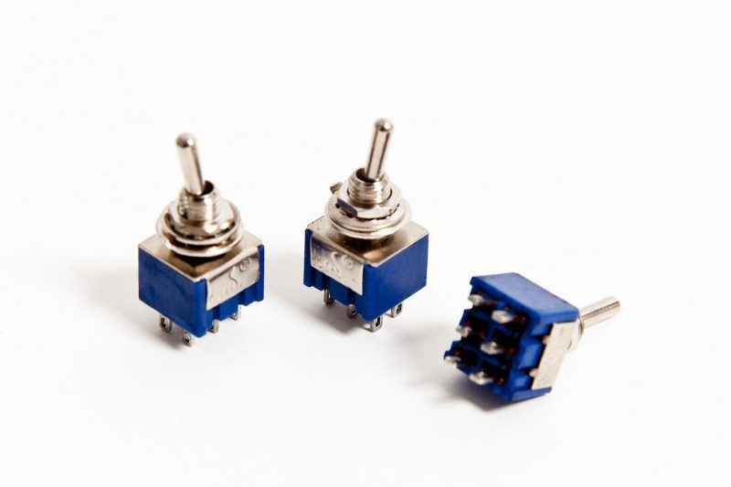 MINI INTERRUPTOR DPDT ON/ON