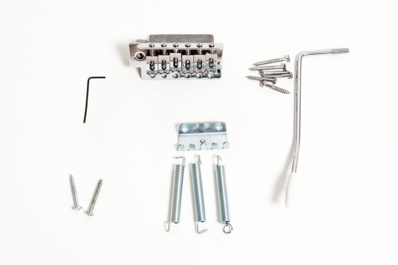 CHROME STRATOCASTER TREMOLO BRIDGE