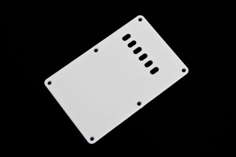 WHITE BACK PLATE TREMOLO COVER