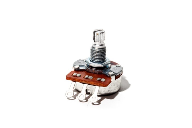 ALPHA 24MM FULL SIZE LONG SHAFT POTENTIOMETER Clandestine Guitars Tienda online de repuestos