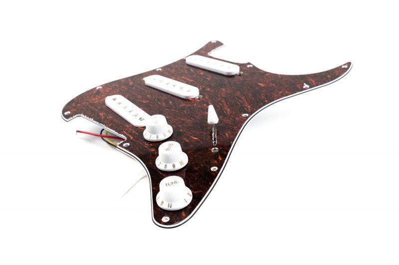 PICKGUARD STRATOCASTER SSS ROJO TORTOISE COMPLETO