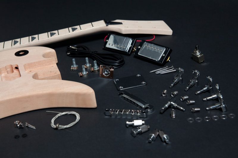 KIT DIY GUITARRA ELECTRICA MOCKINGBIRD CAOBA
