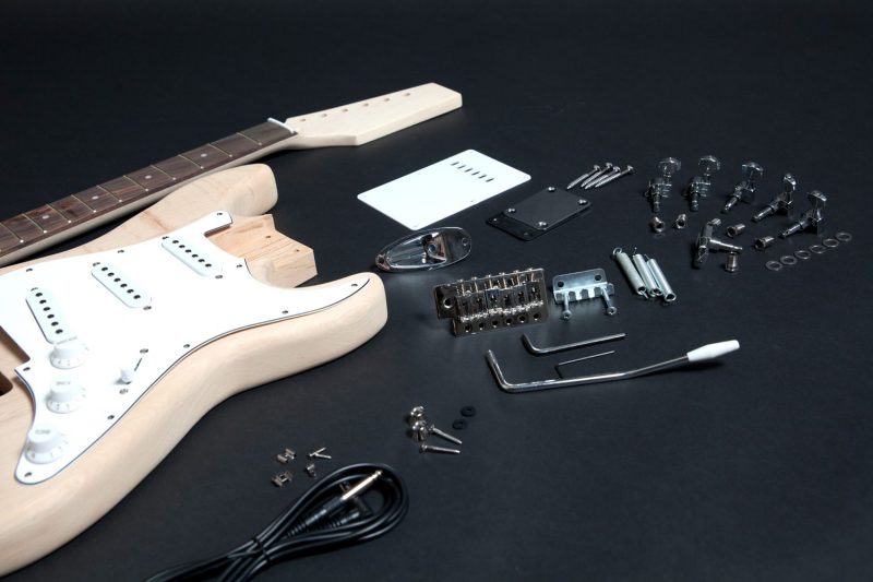 ALDER STRATOCASTER ELECTRIC GUITAR DIY KIT