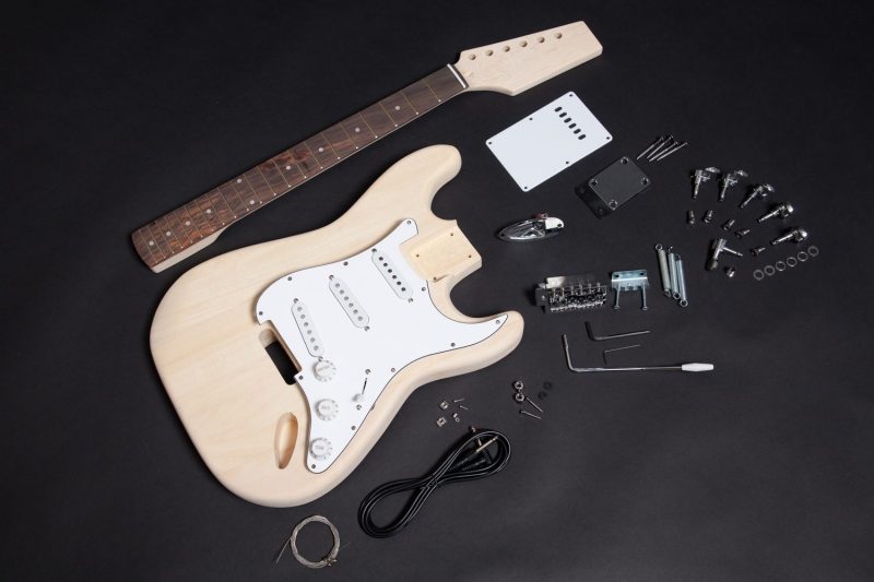 ALDER STRATOCASTER ELECTRIC GUITAR DIY KIT