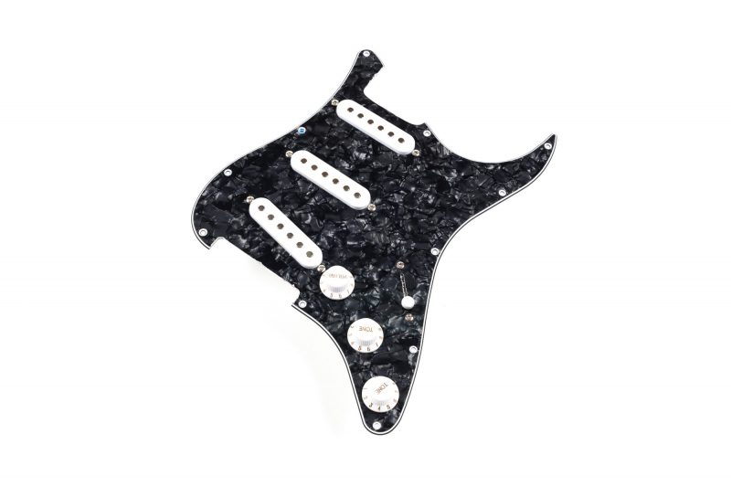 PICKGUARD STRATOCASTER SSS NEGRO PERLADO COMPLETO