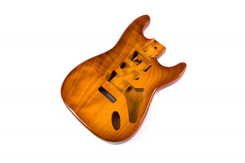 CUERPO STRATOCASTER DE CAOBA ACABADO HONEY BURST