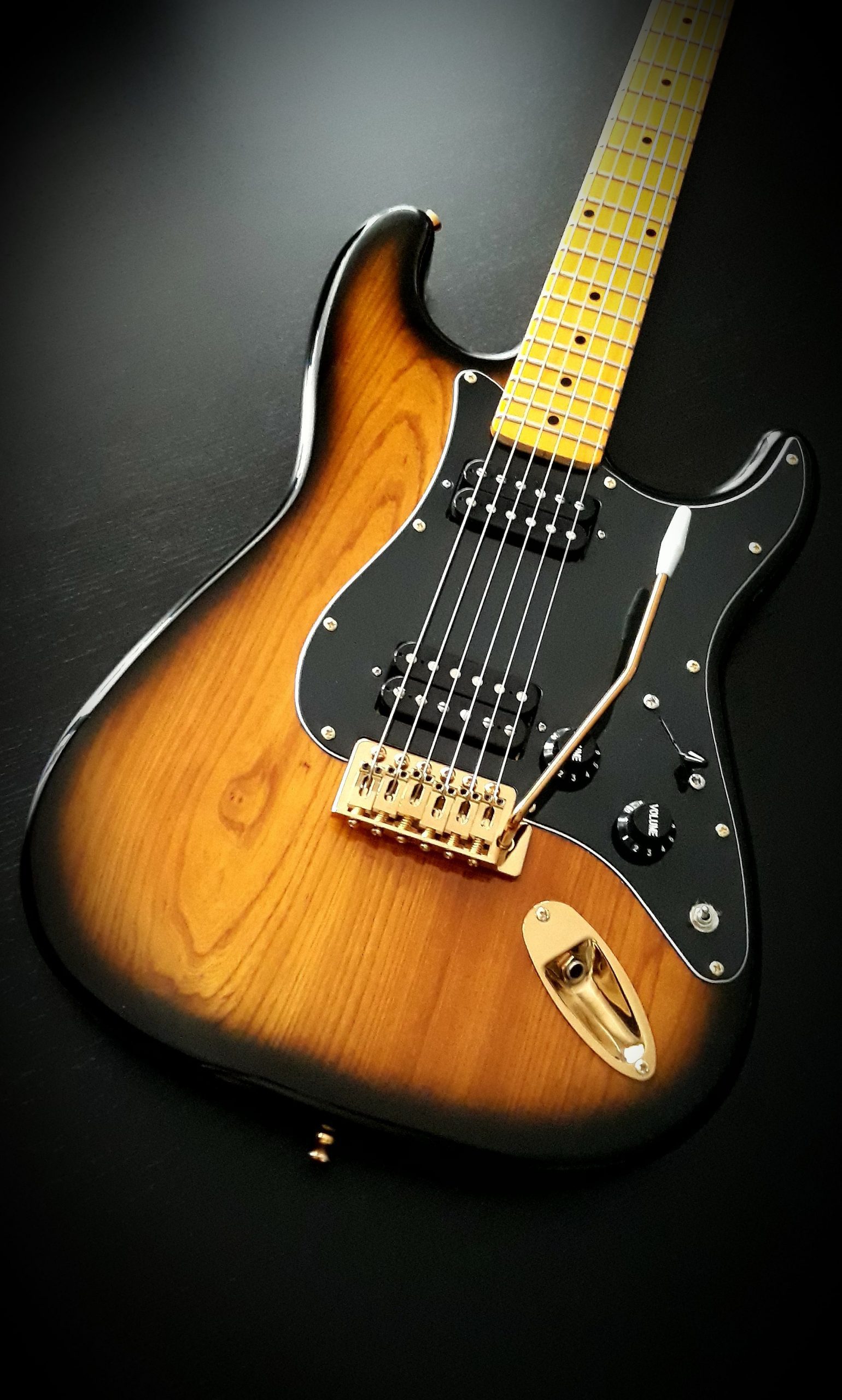 Stratocaster fresno 2 Tone Sunburst 14 Daniel Stratocaster Fresno 2 tone 1 scaled