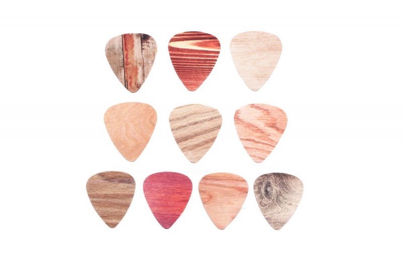 WOOD IMITATION GUITAR PICKS