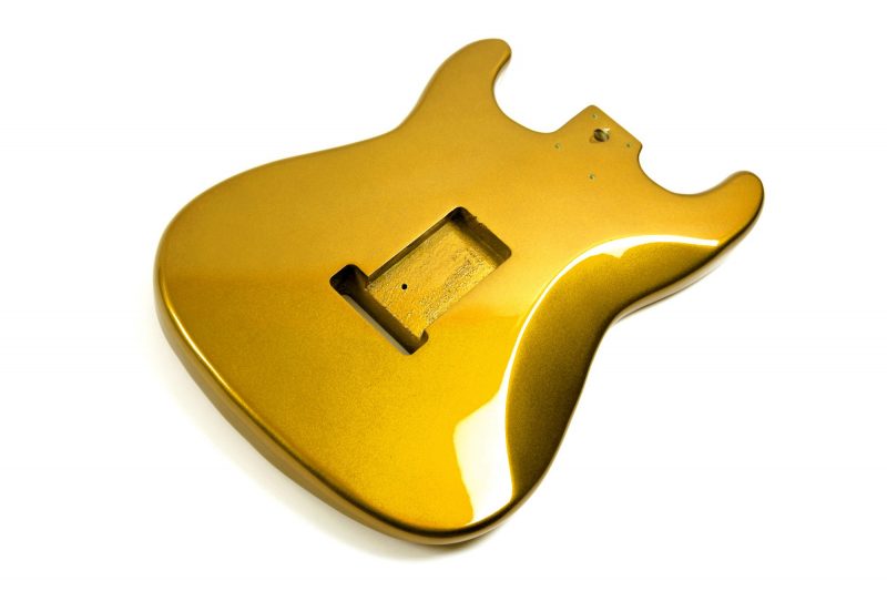 CUERPO STRATOCASTER DE TILO DORADO METÁLICO