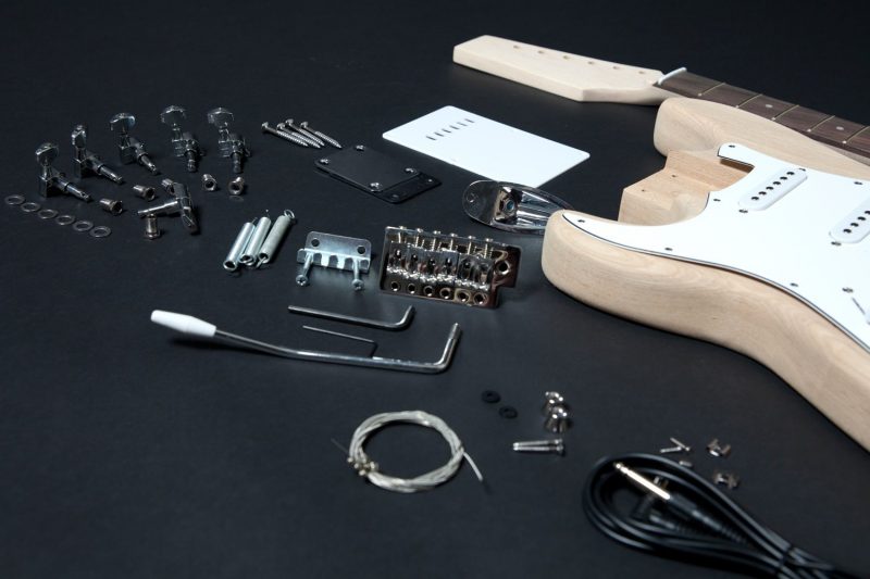 KIT DIY GUITARRA ELECTRICA STRATOCASTER ZURDO DE FRESNO