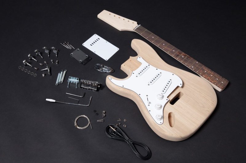 KIT DIY GUITARRA ELECTRICA STRATOCASTER ZURDO DE FRESNO