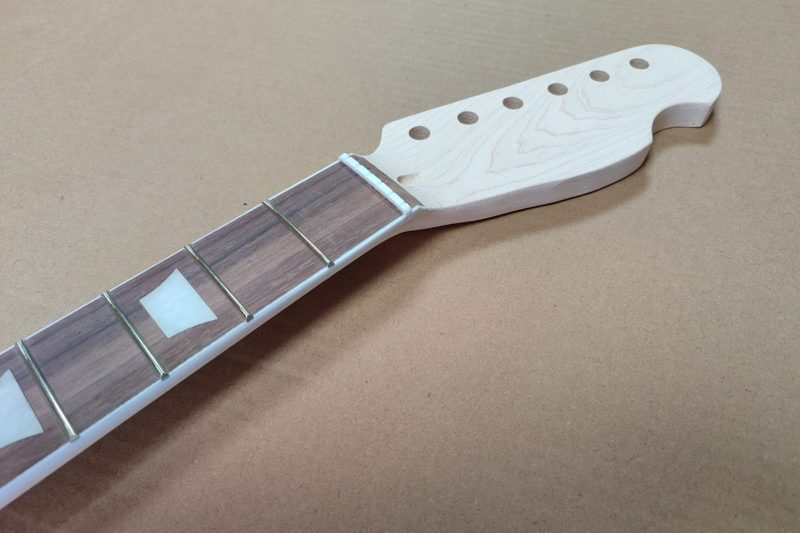 MASTIL TELECASTER DE ARCE Y PALO ROSA 22 TRASTES TRAPECIOS BINDING - LIQUIDACIÓN