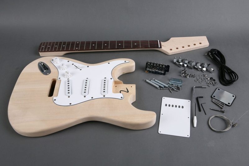 KIT DIY GUITARRA ELECTRICA STRATOCASTER ZURDO DE TILO